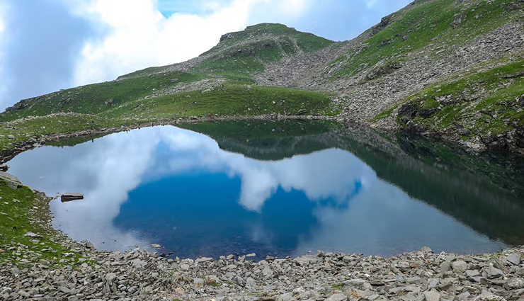 himachal pradesh lakes,scenic lakes in himachal,best lakes for boating himachal,high-altitude lakes himachal,himachal pradesh natural beauty,lakeside retreats himachal,himachal tourist attractions,pristine lakes in the himalayas,offbeat lakes himachal,hidden gems himachal pradesh