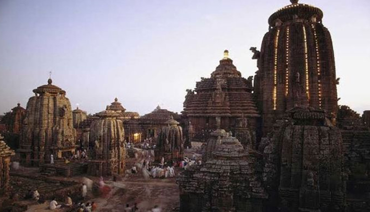 lord shiva temples in bhubneswar,bhubneswar,temples in india,lingaraja temple,muktesvara temple,rajarani temple,parsurameswar temple,pabaneswara temple,subarnesvara temple,mangalesvara temple