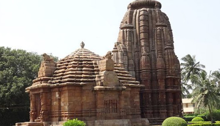 lord shiva temples in bhubneswar,bhubneswar,temples in india,lingaraja temple,muktesvara temple,rajarani temple,parsurameswar temple,pabaneswara temple,subarnesvara temple,mangalesvara temple