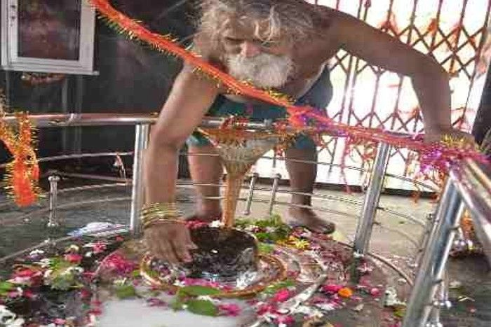 lord shiva is worshiped on wednesday,lord shiva temple,bhudeshwar mahadev temple,sawan 2018,sawan ,द्धेश्वर महादेव मंदिर, लखनऊ,सावन ट्रेवल,सावन 2018