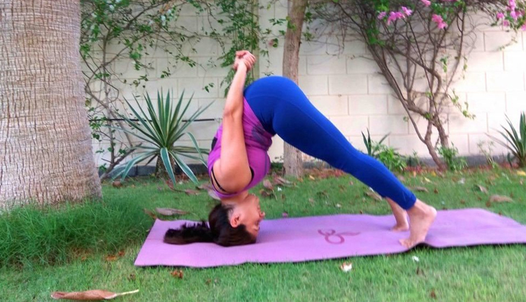 yoga poses,yoga to boost energy,healthy yoga,yoga for health,pranayama,meditation,padahastasana,chakrasana,dhanurasana,bhumi pada mastakasana,yajnasana,Health,Health tips