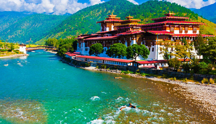मीडिल क्लास फैमिली के लिए विदेश यात्रा का परफेक्ट ऑप्शन हैं भूटान, जानें यहां के 9 प्रमुख पर्यटन स्थल 