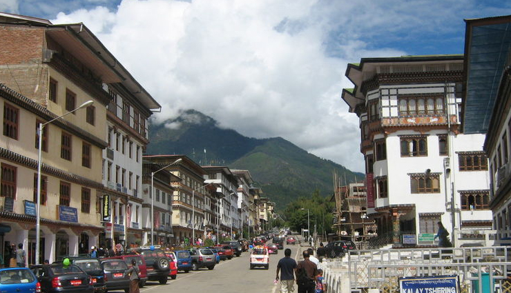bhutan,places to visit in bhutan,tourist attraction in bhutan,punakha dzong,dochula pass,buddha dordenma statue,tigers nest,norzim lam street,thimpu