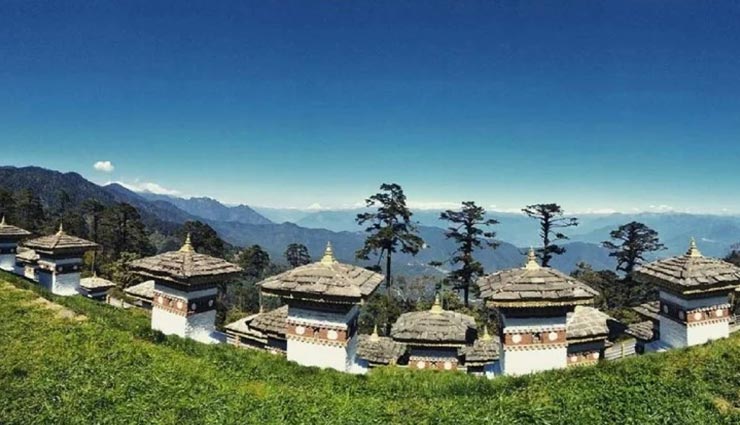 बिना नौसेना और वायुसेना के आखिर कैसे यह देश कर रहा अपनी रक्षा weird news,weird information,weird country,bhutan,navy and air force