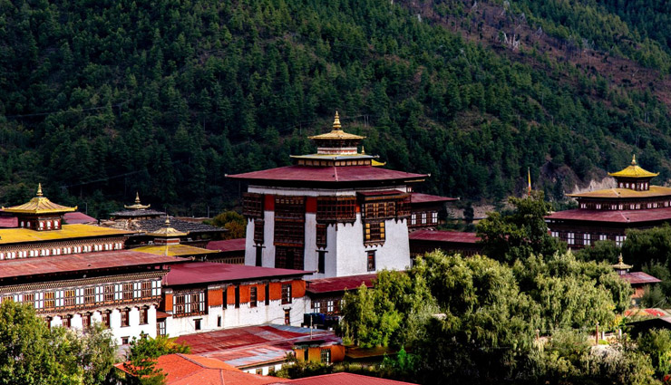 digital detox destinations,places for digital detox,bhutan travel,fiji travel,mumbo island,monte isola,northwest territories,iceland,mental health travel,unplug and relax