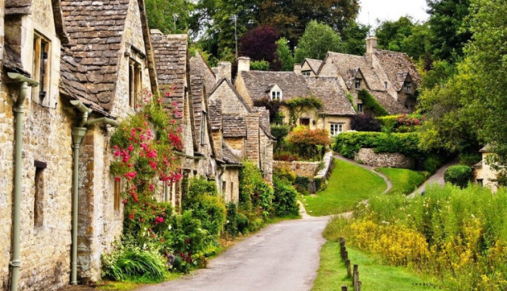 uk,southwold,bibury,hawkshead,beer,lavenham,castle combe,rey,small towns in uk,beautiful towns to visit in uk,uk,places to visit in uk