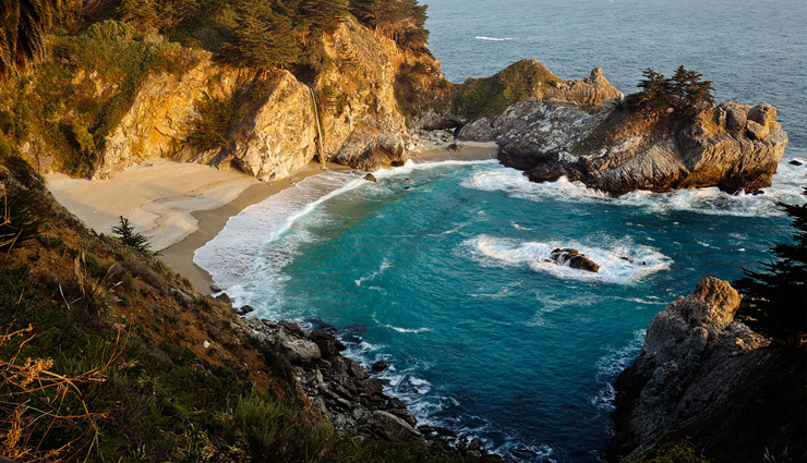 travel destinations,10 travel destinations,treasure,diamonds- murfreesboro,dinosaur fossils,opals,pirate treasure,jade,thunder eggs,montezuma,hidden treasure,fenn treasure,travel,holidays,travel guide