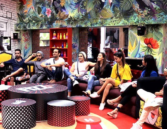 बिग बॉस 11 : आठ हफ़्तों बाद आखिर इस कंटेस्टेंट को मिल ही गया कैप्टेंसी का ताज!!