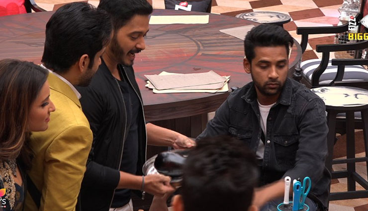 #BB 11 VIDEO 'गोलमाल अगेन' की टीम पहुंची बिग बॉस के घर करने सबका मूड फ्रेश ! bigg boss 11,Salman Khan,rohit shetty,golmaal again,movie promotion,bigg boss 11 updates