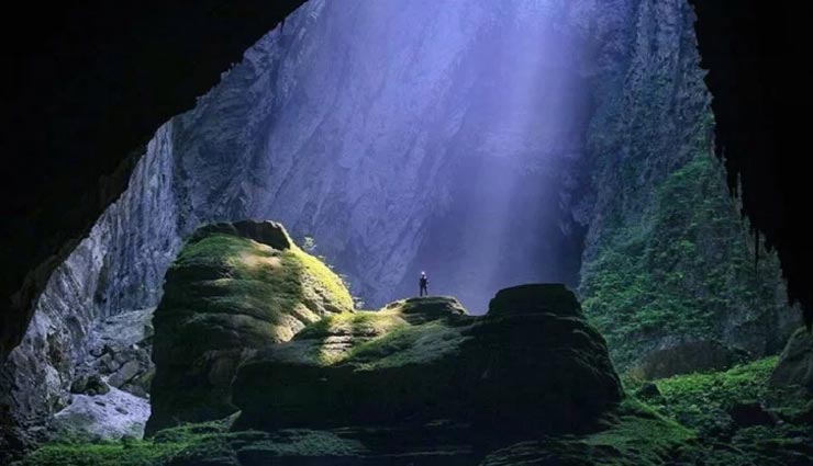 अनोखी गुफा जिससे आने वाली डरावनी आवाजें सुन कांप जाते हैं लोग