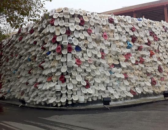 Biggest Public Art of Toilet Fountain