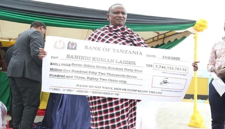 आखिर कैसे एक पत्थर ने रातोंरात शख्स को बना दिया 25 करोड़ का मालिक weird news,weird incident,tanzania man becomes millionaire,biggest tanzanite stone