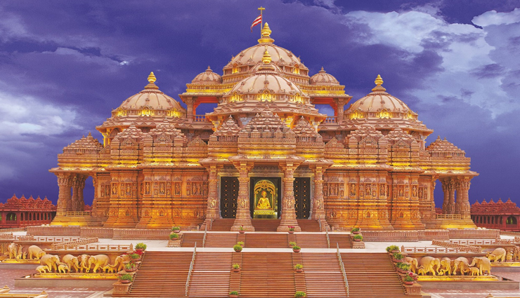 biggest temples,biggest temples in india,india,srirangam temple,chhatarpur temple,akshardham,ramakrishna math,thillai nataraja temple,brihadeeswarar temple,annamalaiyar temple,dakshineswar kali temple