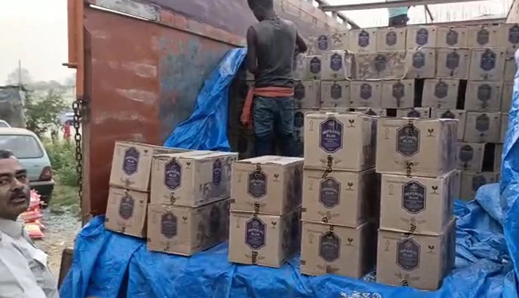 कैमूर / बिहार विधानसभा चुनाव के बीच तस्करी जारी, 7000 लीटर अंग्रेजी शराब जब्त