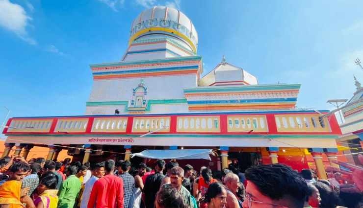 बिहार: बाबा महेंद्रनाथ धाम मंदिर में मची भगदड़, 2 महिलाओं की मौत