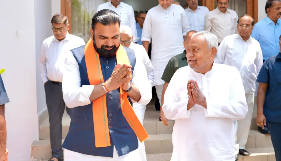 सम्राट चौधरी की नीतीश कुमार से मुलाकात, बिहार की सियासत में कैबिनेट विस्तार की चर्चा तेज