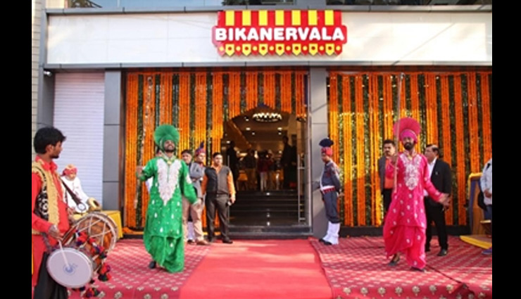 दिल्ली के कीर्ति नगर में बीकानेरवाला के नए स्टोर व रेस्टोरेंट का हुआ उद्घाटन
