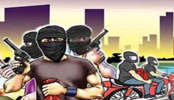 गोरखपुर :  स्कूटी सवार बदमाशों ने पिस्टल दिखाकर की 45 लाख की लूट, दो पुलिस चौकियों के बीच हुई वारदात
