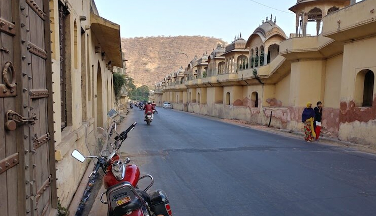 best bike routes in india,most beautiful bike rides in india,scenic motorcycle routes india,top road trips for bikers in india,best highway rides in india,adventurous bike routes india,motorcycle touring in india,best biking destinations india,scenic roads for bike trips,must-ride bike routes in india,bike ride travel guide india,leh ladakh bike trip,western ghats bike ride,himalayan motorcycle routes,coastal bike rides in india