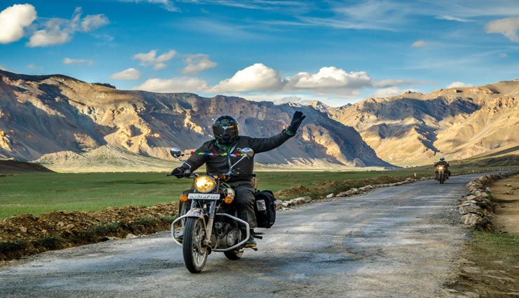 क्या आप भी कर रहें हैं बाइक ट्रिप की प्लानिंग, जरूर रखें इन बातों का ध्यान