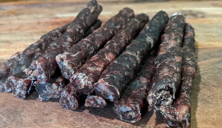 south african cuisine highlights,must-try dishes south africa,traditional south african food,authentic south african recipes,braai culture in south africa,bobotie recipe history,boerewors and pap tradition,chakalaka and pap pairing,potjiekos slow-cooked stew,south african dessert delights