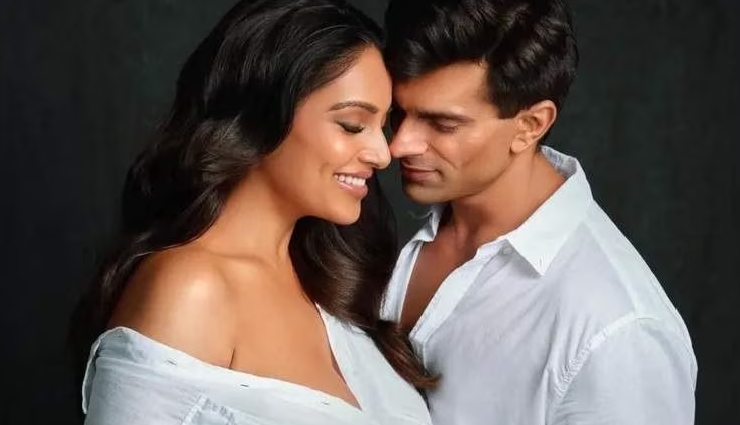 बॉलीवुड पर चढ़ा वेलेंटाइन डे का खुमार, करण-बिपाशा ने इस अंदाज में किया एक-दूसरे को विश, ये सितारे भी रंग में रंगे