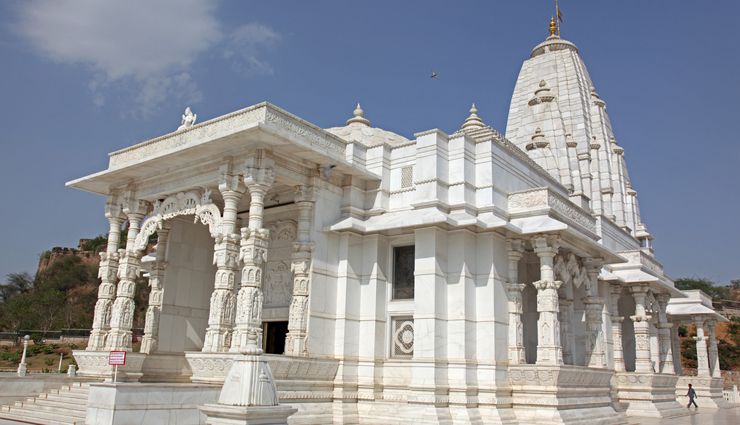5 historical temples in jaipur,birla mandir,moti dungri,kanak vrindavan mandir,galtaji,govind dev ji,temples,historical