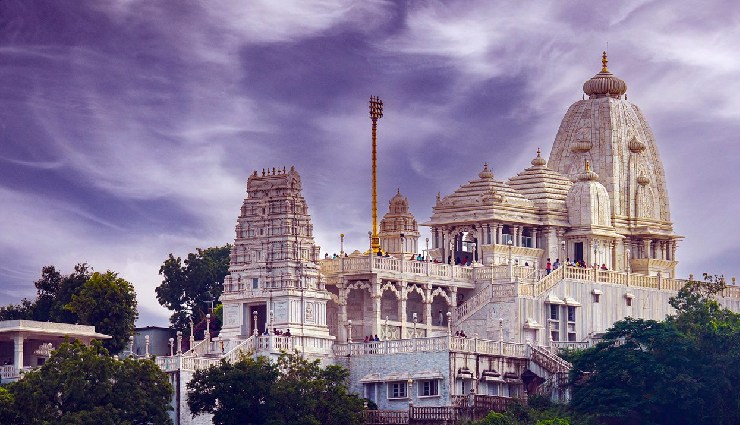 hyderabad nightlife,hyderabad evening attractions,family-friendly places hyderabad,hyderabad lakes,hyderabad markets,things to do in hyderabad at night,hyderabad restaurants,hyderabad tourist spots,nightlife in hyderabad,hyderabad city tour,hyderabad travel guide,hyderabad sightseeing,hyderabad culture and food,safe vacation hyderabad