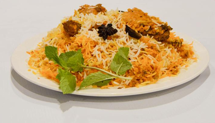 types of biryani,types of biryani in india,hyderabadi biryani,bombay biryani,thalassery biryani,awadhi biryani,bhatkali biryani,tehari biryani,delhi biryani,ambur biryani