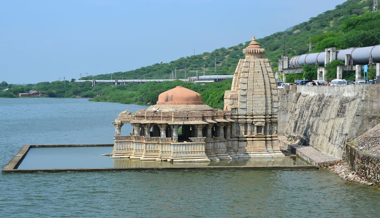 राजस्थान के इन शिव मंदिरों में उमड़ती है भक्तों की भीड़, सावन के महीने में जरूर करें दर्शन shiv temples in rajasthan,lord shiva temples in rajasthan,rajasthan famous shiva temples,shiva temples tour in rajasthan,best shiv temples to visit in rajasthan,ancient shiva temples of rajasthan,rajasthan revered shiva shrines,spiritual journey to shiva temples in rajasthan