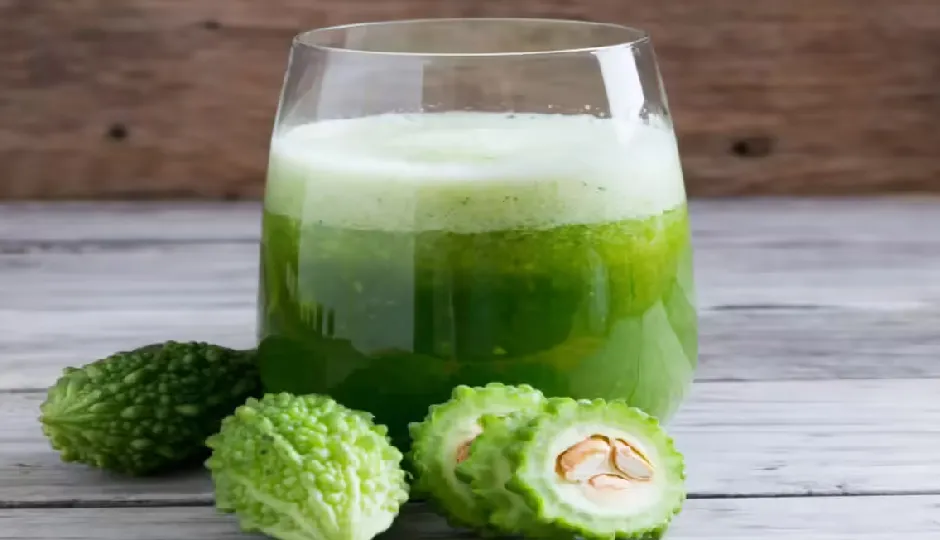 10 दिन लगातार करेले का जूस पीने से शरीर में क्या बदलाव आते हैं? जानिए