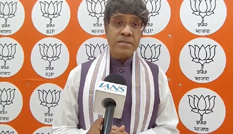 PM मोदी की सराहना करना पड़ा भारी? थरूर पर कांग्रेस की प्रतिक्रिया के बाद बीजेपी हमलावर