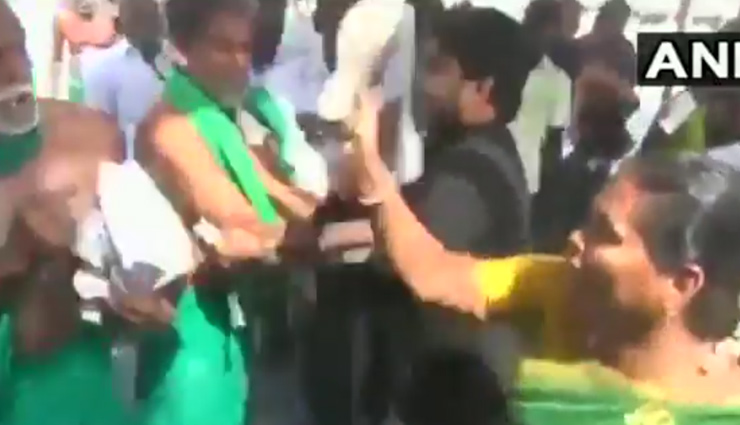 VIDEO: बीजेपी की महिला नेता ने किसान को मारा थप्पड़,उठाई चप्पल