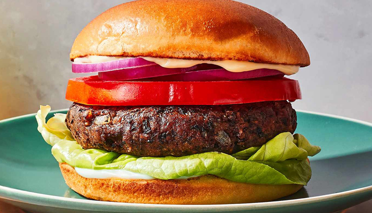 black bean veggie burger recipe,homemade veggie burger with black beans,healthy black bean burger recipe,vegetarian black bean burger recipe,homemade plant-based burger with black beans,easy black bean veggie burger recipe,homemade veggie burger patties with black beans,vegan black bean burger recipe,homemade black bean burger with wholesome ingredients,flavorful homemade black bean burger recipe