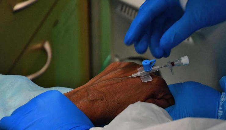 दिल्ली: व्हाइट फंगस से महिला के फूड पाइप, छोटी आंत और बड़ी आंत में हुए छेद, दुनिया का पहला केस