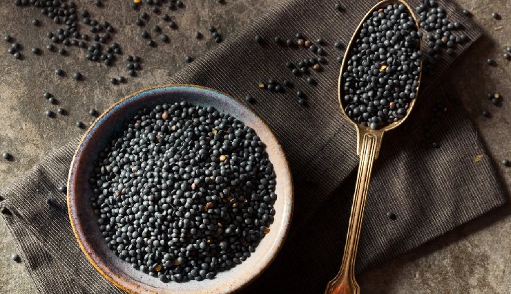 6 Amazing Benefits of Using Black Gram for Skin