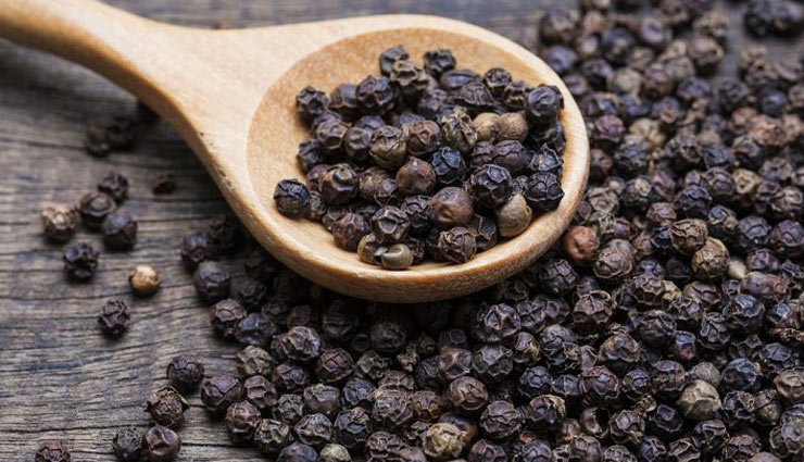 5 Hidden Health Benefits of Eating Black Pepper
