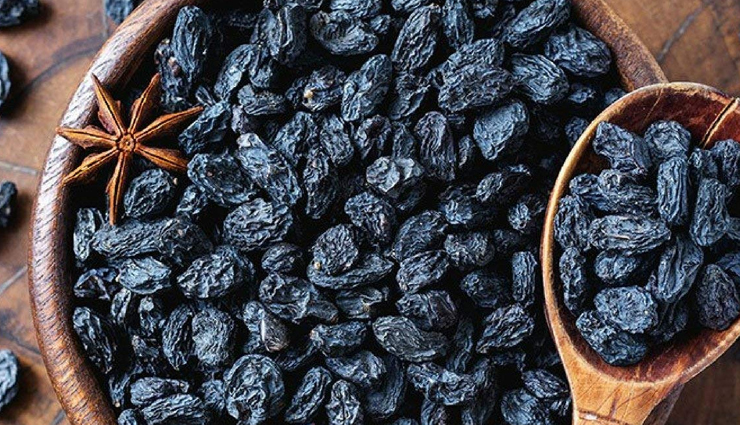 Health Benefits of Consuming Black Raisins
