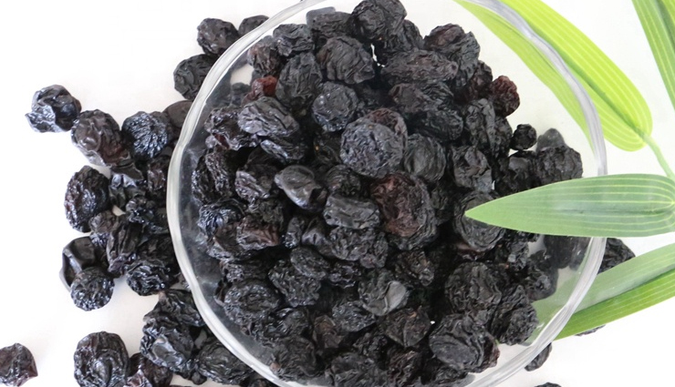 black raisins,beauty benefits of black raisins,beauty tips,skin care tips,hair care tips