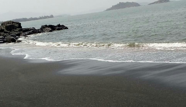 black sand beaches in india,must-visit ebony beaches,indian beaches with black sands,top black sand destinations in india,unique beaches with dark sands,ebony beaches in india,offbeat black sand destinations,unexplored black sand beaches,indian coastline with dark sands,best black sand beach experiences