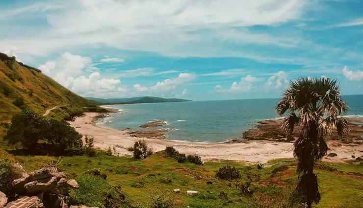 black sand beaches in india,must-visit ebony beaches,indian beaches with black sands,top black sand destinations in india,unique beaches with dark sands,ebony beaches in india,offbeat black sand destinations,unexplored black sand beaches,indian coastline with dark sands,best black sand beach experiences