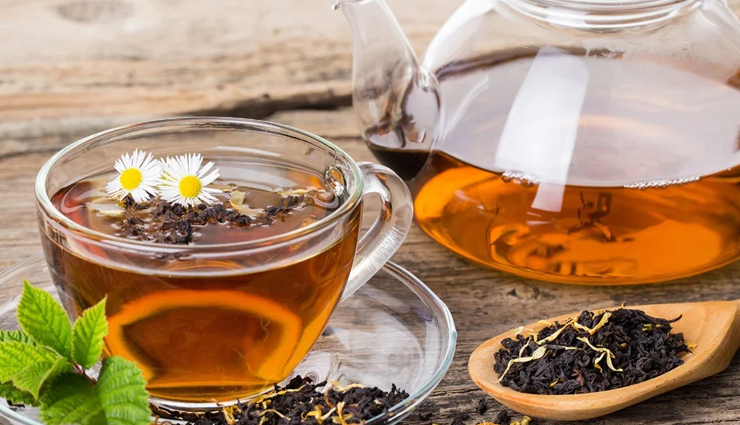 black tea for hair,benefits of black tea for hair,hair growth with black tea,black tea hair rinse,reduce hair loss with black tea,black tea for shiny hair,black tea for dandruff,natural hair care,diy hair masks with black tea,black tea for stronger hair