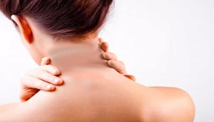 गर्दन का कालापन दूर करेंगी ये 5 चीजें, नहाने से पहले करें इनका इस्तेमाल