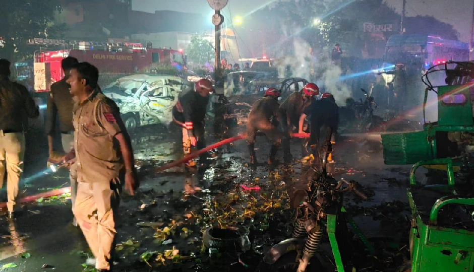 दिल्ली धमाका अपडेट: लाल किला तीन दिन तक रहेगा बंद, मेट्रो स्टेशन भी सील; कई रूटों पर ट्रैफिक रोका गया, जानिए पूरी जानकारी