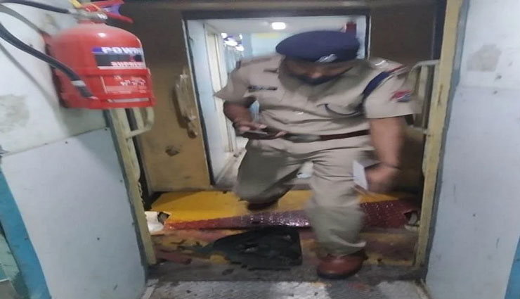 रायपुर रेलवे स्टेशन में ब्लॉस्ट, CRPF के 6 जवान घायल, 1 गंभीर