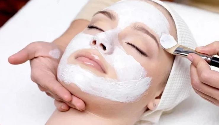 घर पर ब्लीच करने से पहले जान लें ये जरूरी बातें, बनी रहेगी आपकी खूबसूरती