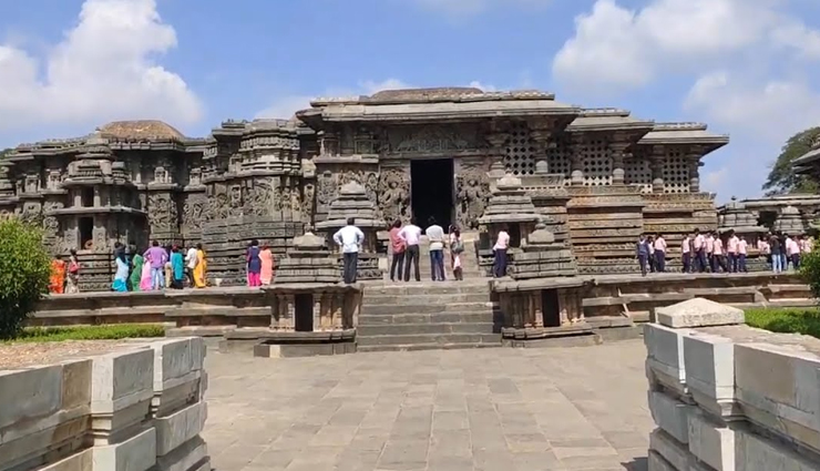 belur,temples you must visit in belur,chennakesava temple,paathaaleshwara temple,kappe chennigaraya temple,veeranarayana temple,somyanayaki temple,andal temple