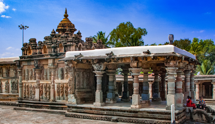 belur,temples you must visit in belur,chennakesava temple,paathaaleshwara temple,kappe chennigaraya temple,veeranarayana temple,somyanayaki temple,andal temple