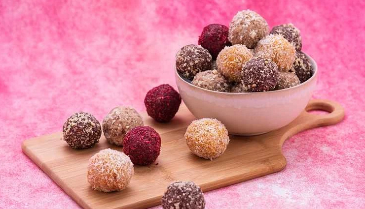 healthy snack,healthy snacks,healthy food,mixed dry fruits,fruits,hard-boiled eggs,a piece of cheese,plain yogurt with mixed berries,mixed seeds,unsalted soybeans,mixed green vegetables,dark chocolate with almonds,baked apple chips,sweet potato chips,protein shakes,cucumber with hummus,cucumber with hummus,bliss balls,banana muffins,granola bars,Health,Health tips