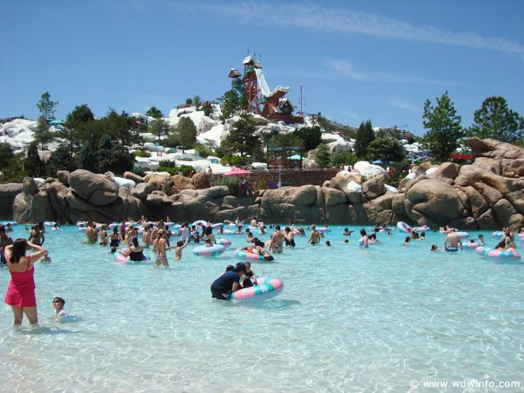 insane water parks around the world,most dangerous water parks,water parks around the world,adaland,aquaventure water park,star beach,splashin safari,blizzard beach